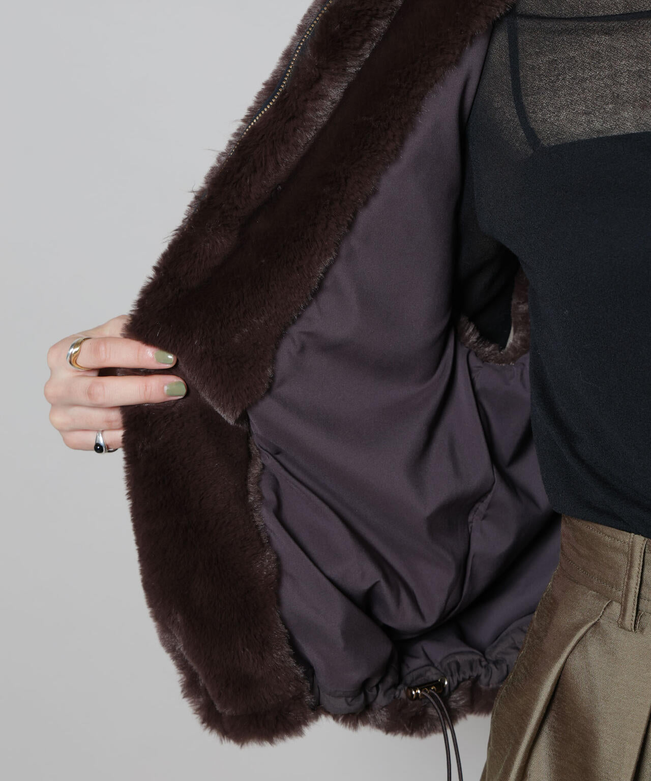 フェイクファーフードベスト