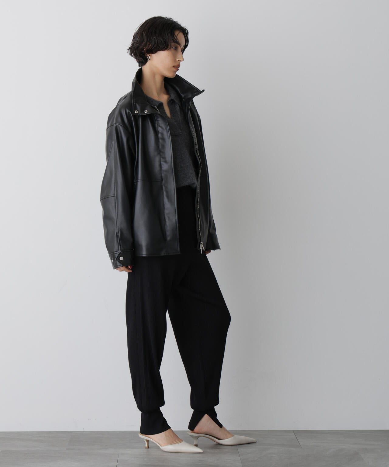 「STEVELOUR」スタンドフェイクレザージップブルゾン