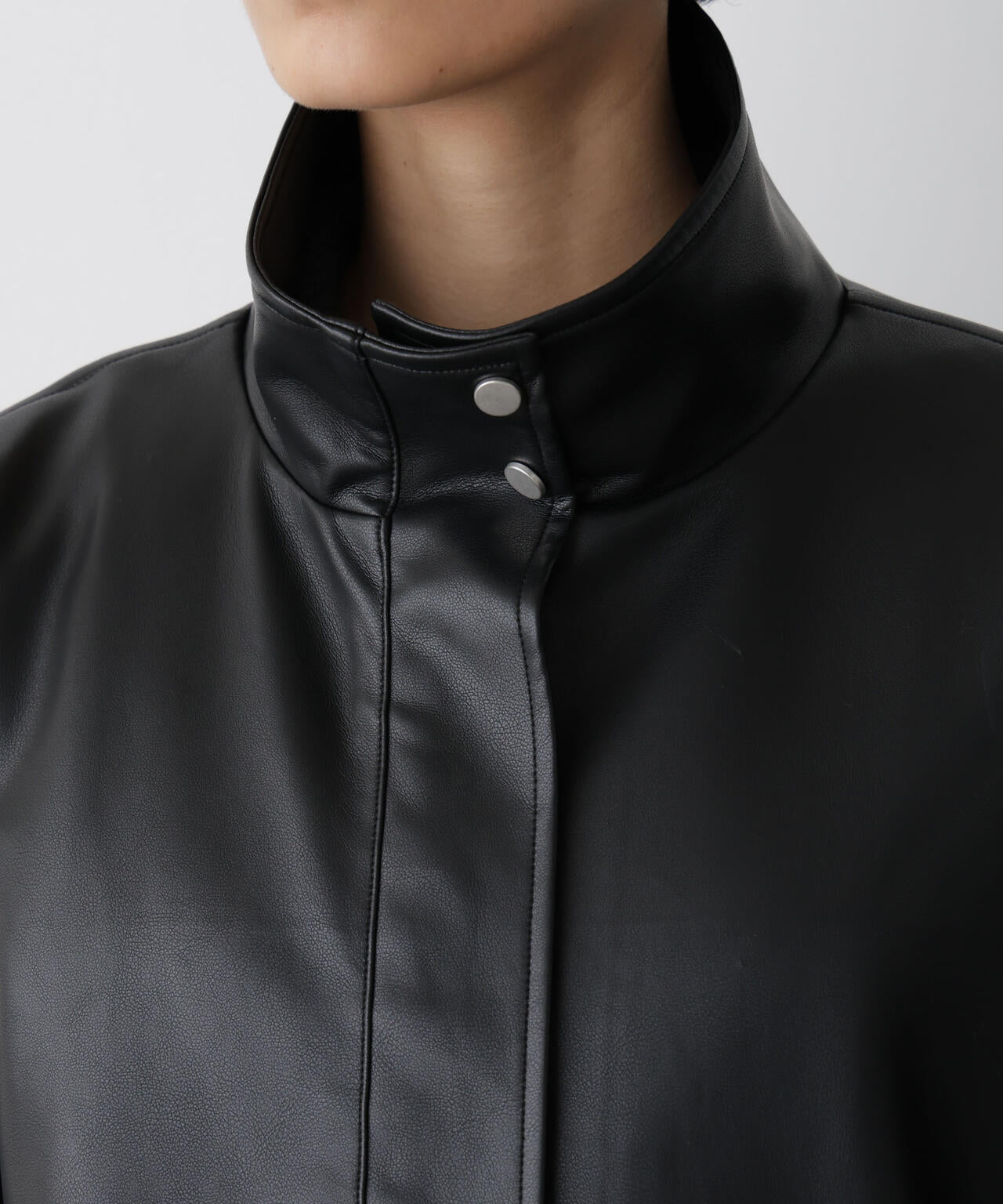 「STEVELOUR」スタンドフェイクレザージップブルゾン