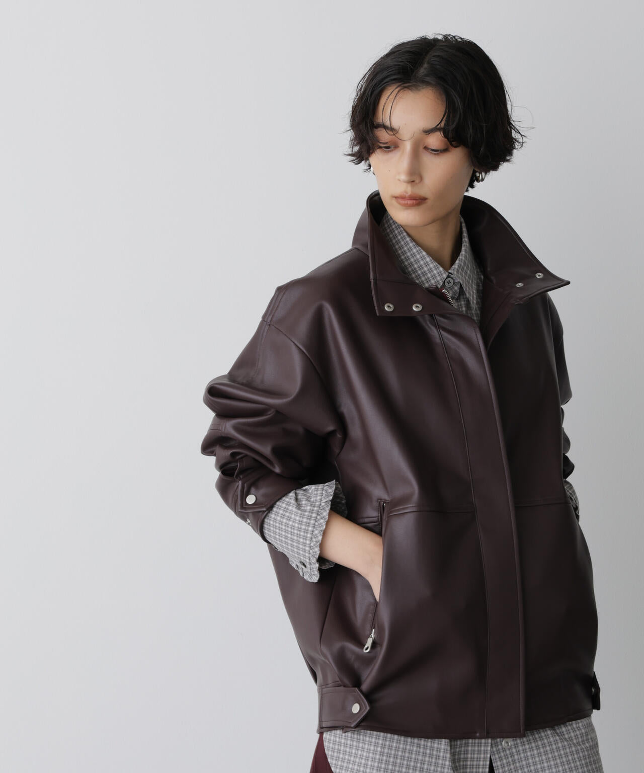 「STEVELOUR」スタンドフェイクレザージップブルゾン