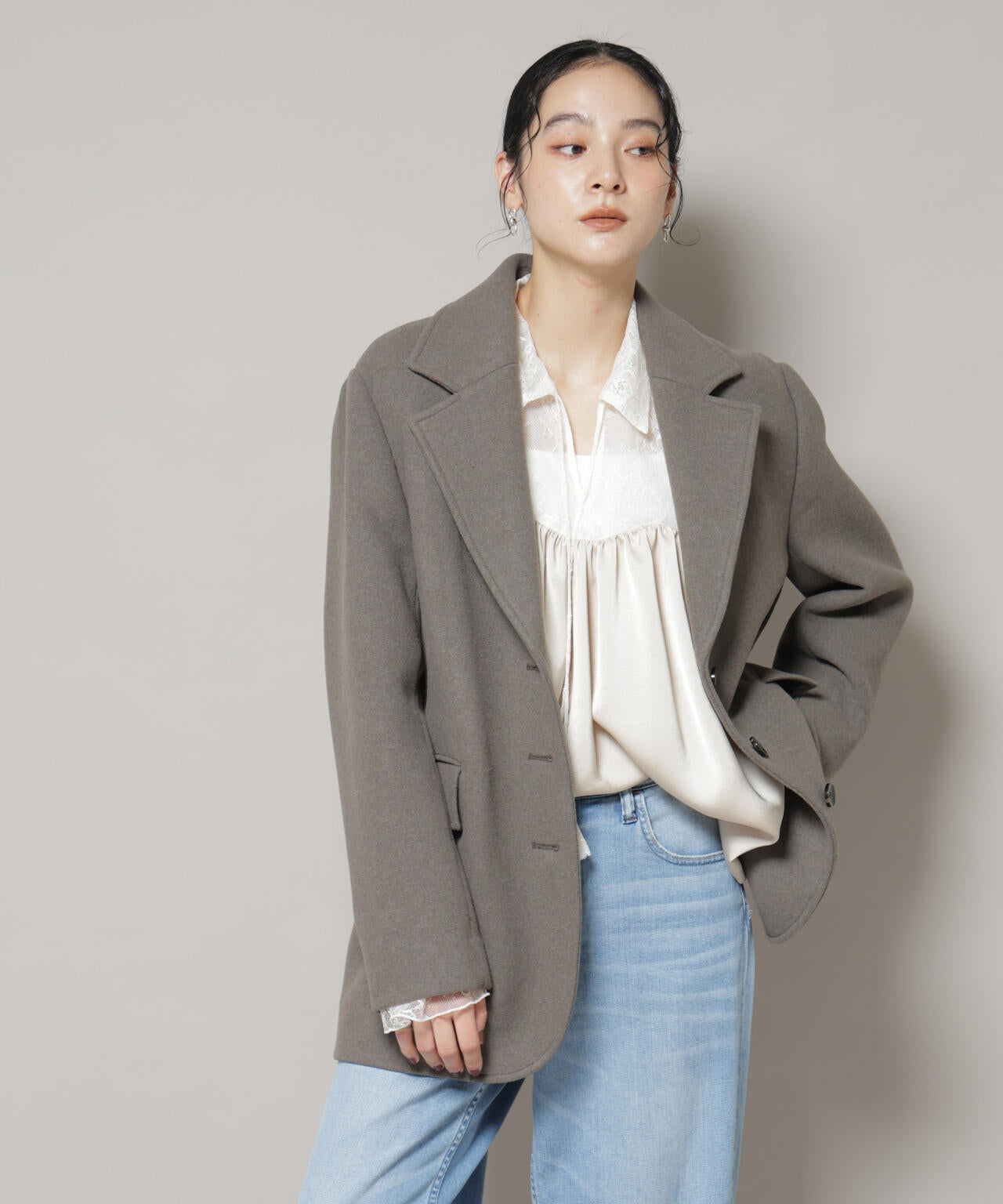 ワイドショルダージャケット