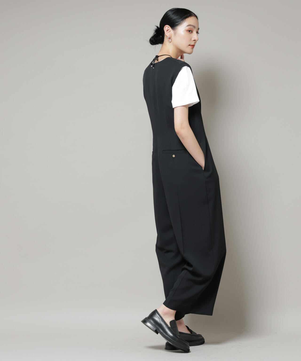 Vネックオールインワン