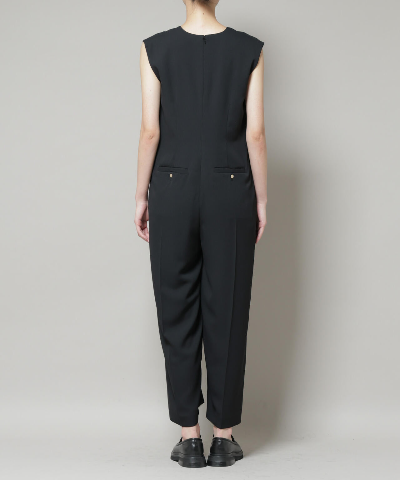 Vネックオールインワン