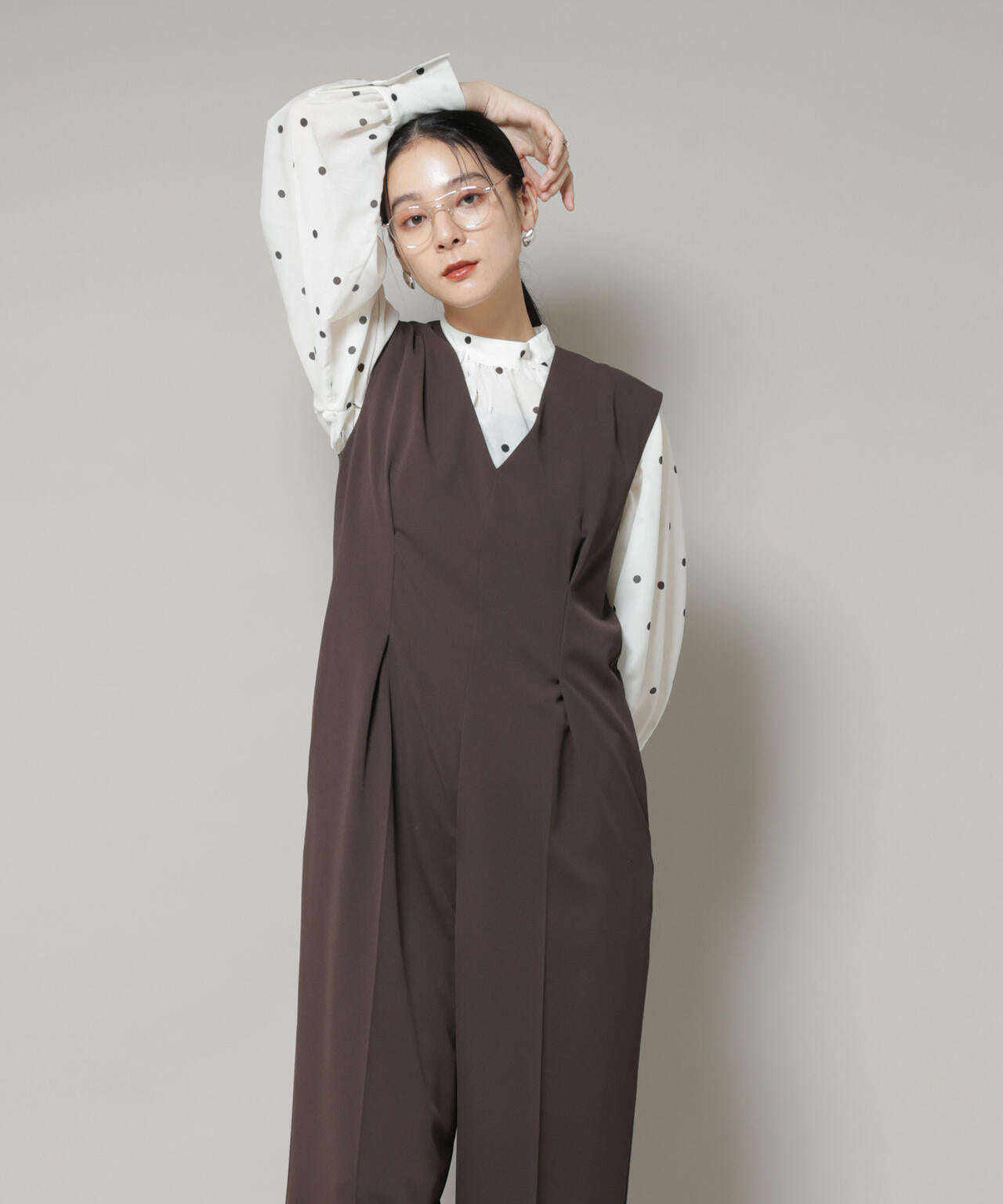 Vネックオールインワン