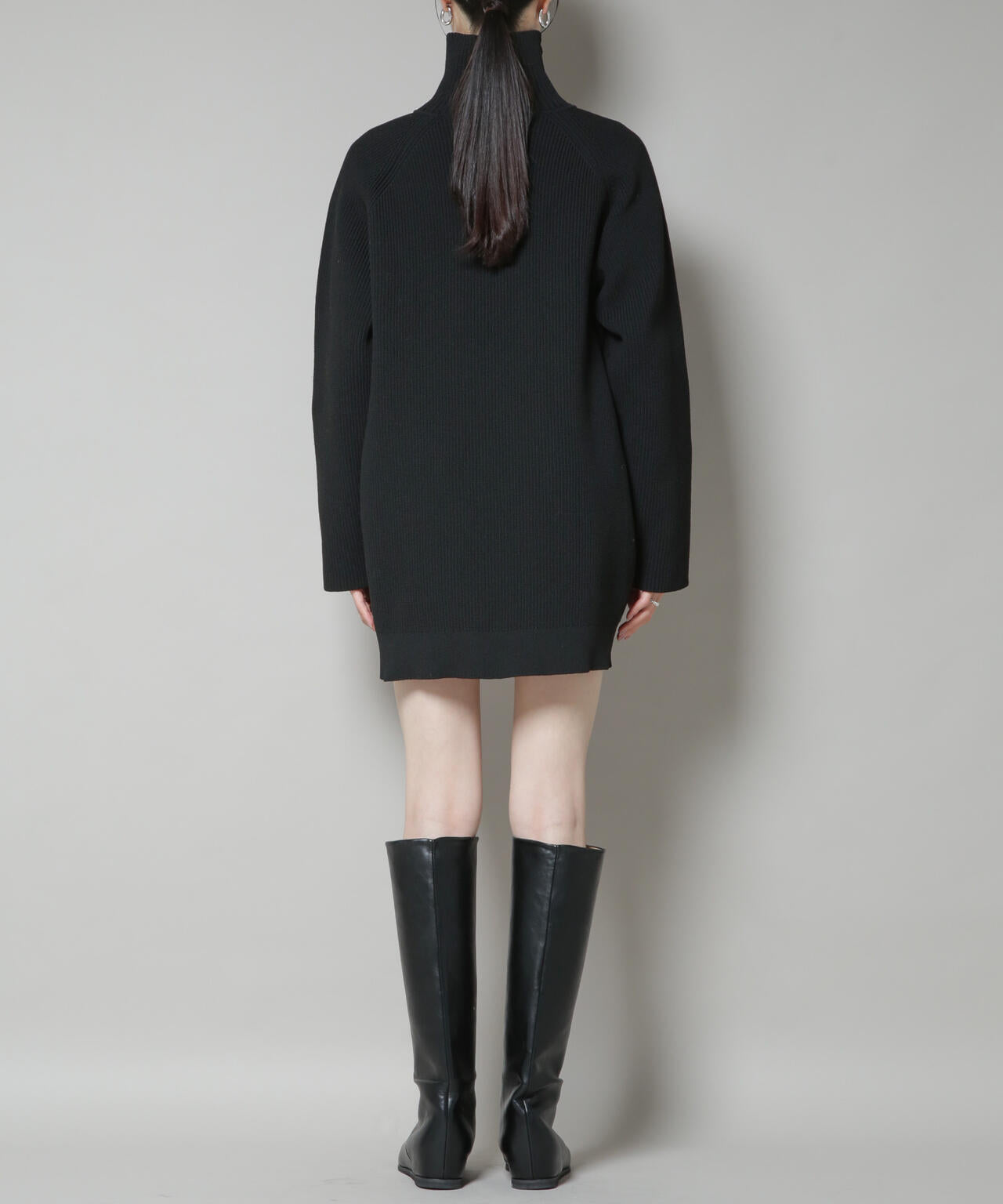 片畦ニットハーフジップミニワンピース