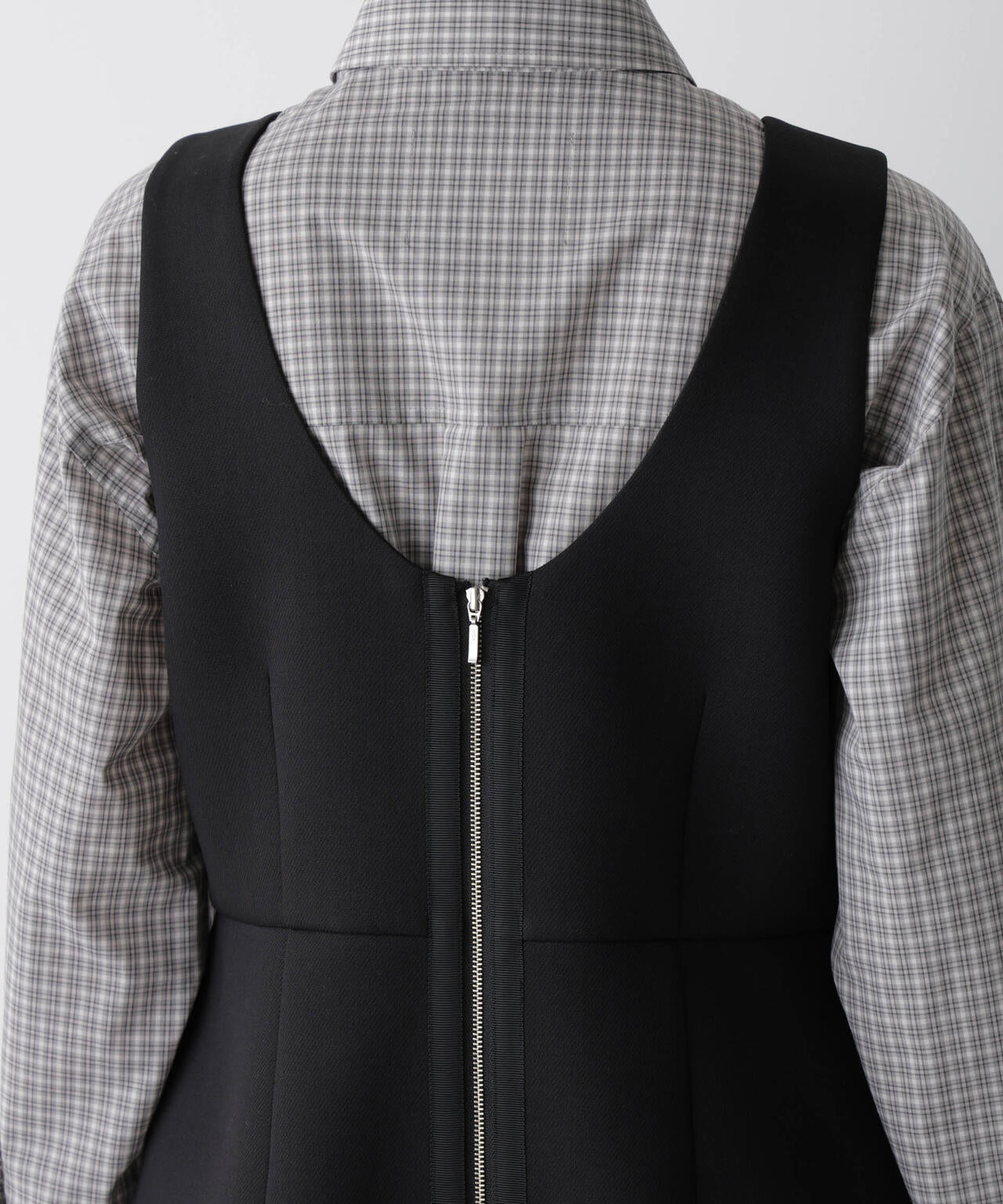 「STEVELOUR」ダンボールボトルドレス