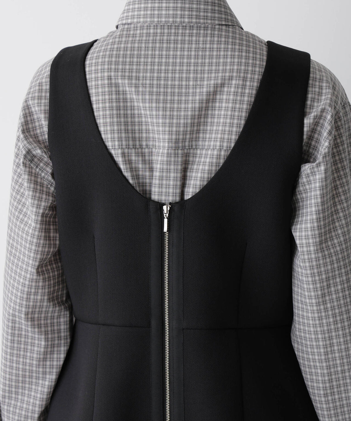 「STEVELOUR」ダンボールボトルドレス