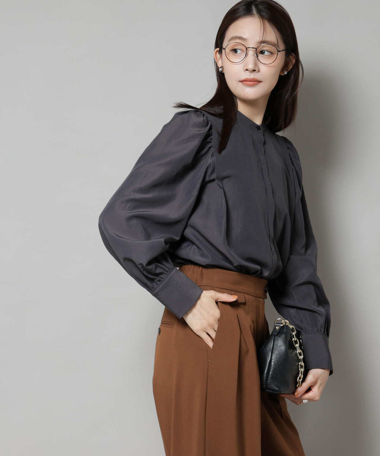 ショルダーギャザーブラウス