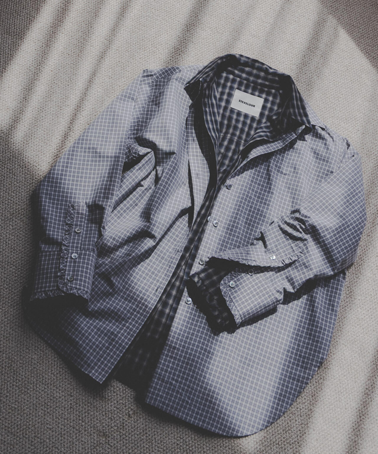 「STEVELOUR」モダンプレッピーシャツ