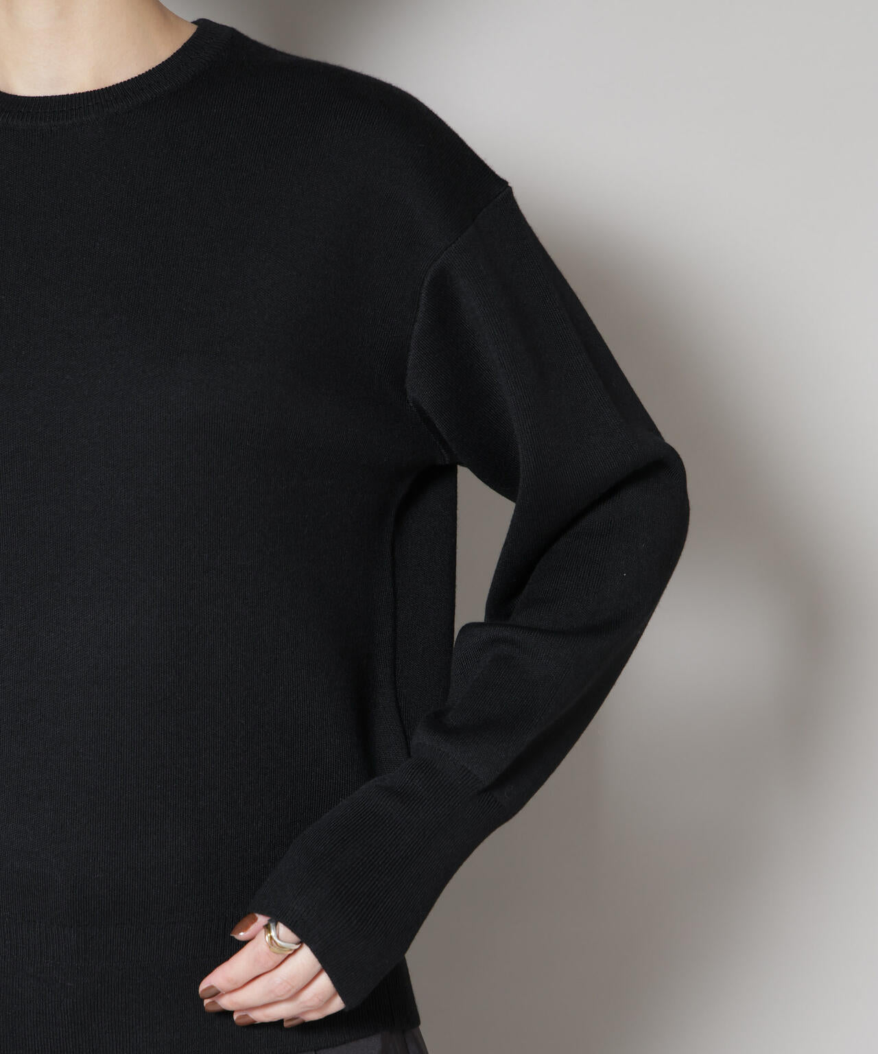 毛玉レスニットスムースクルーネックプルオーバー