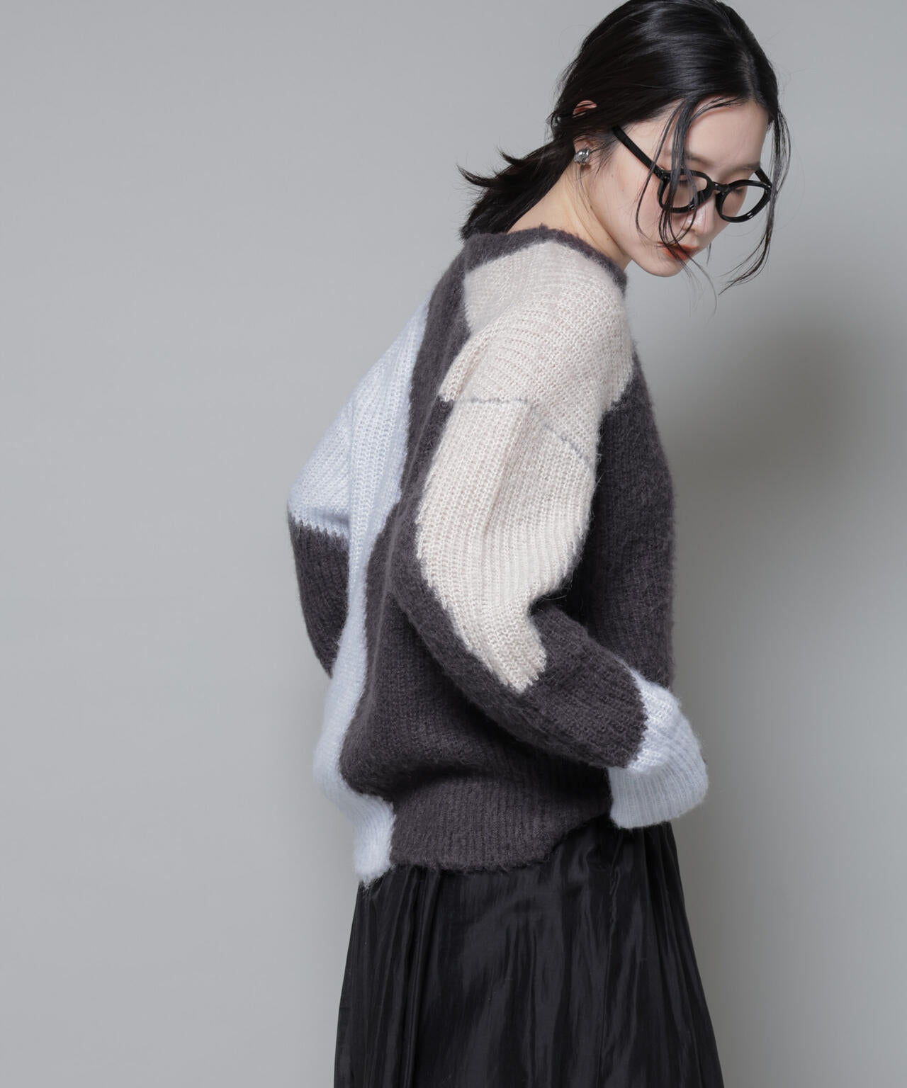 モヘヤ起毛カーブパターンブロッキングニット