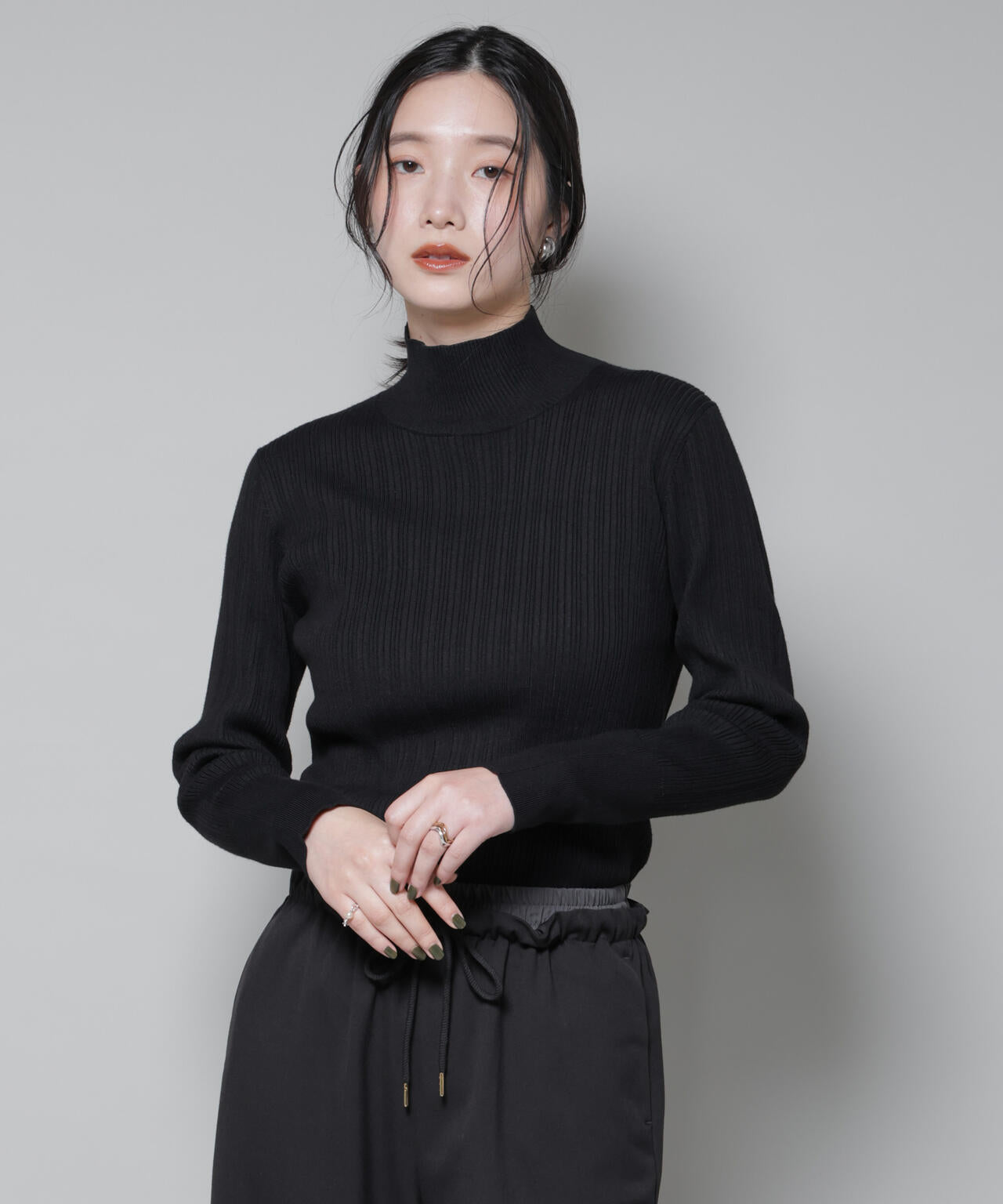 ホホバオイル加工ランダムリブタートルニット