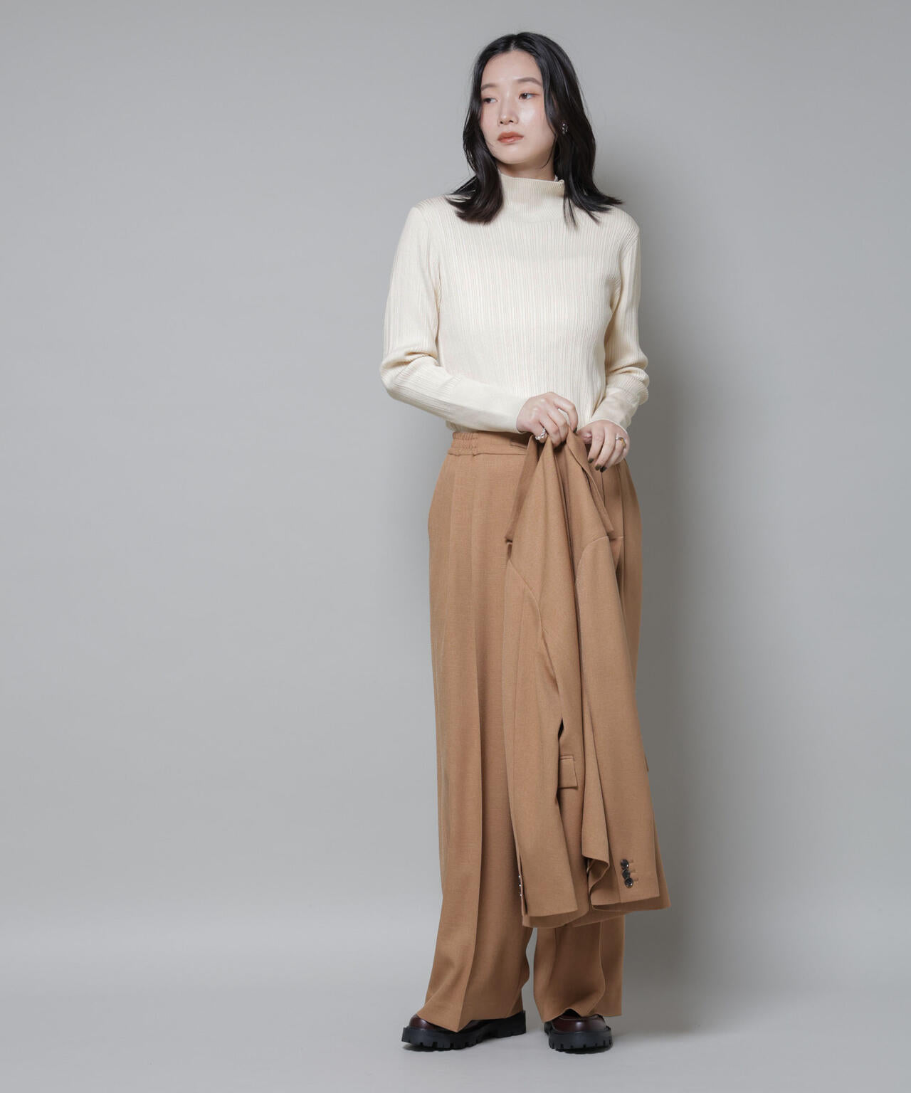 ホホバオイル加工ランダムリブタートルニット