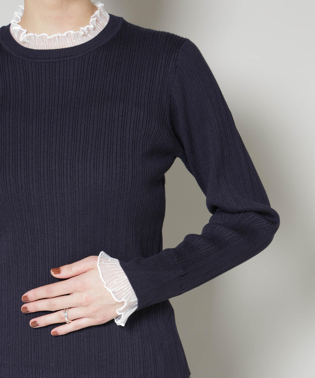 ホホバオイル加工チュールフリル付きランダムリブニット