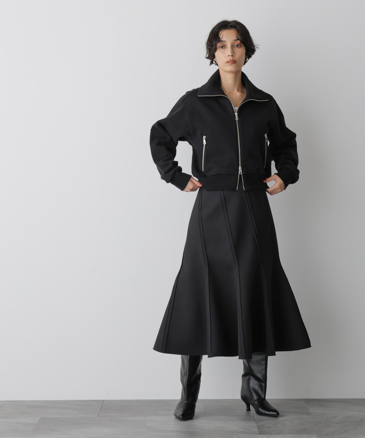 「STEVELOUR」コンパクトダブルジップスウェット