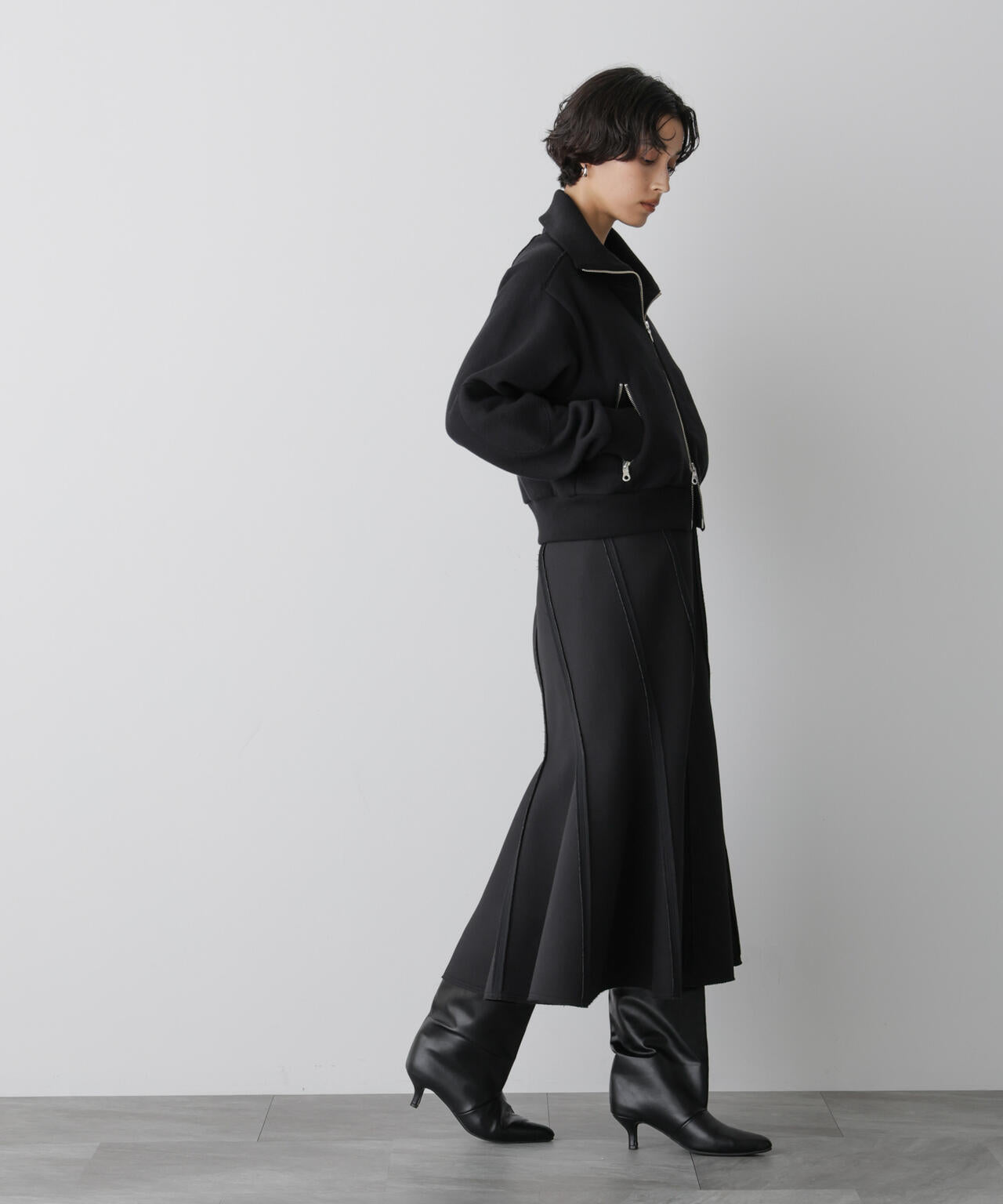 「STEVELOUR」コンパクトダブルジップスウェット