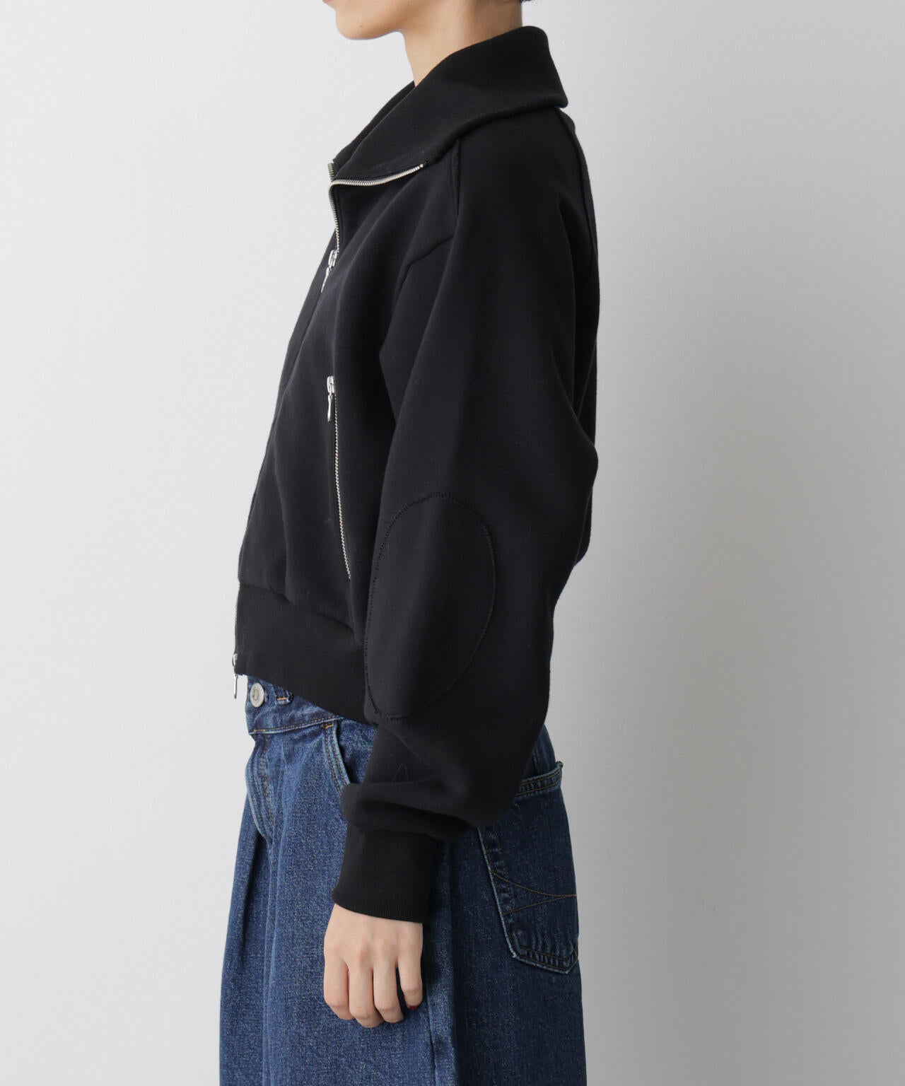 「STEVELOUR」コンパクトダブルジップスウェット