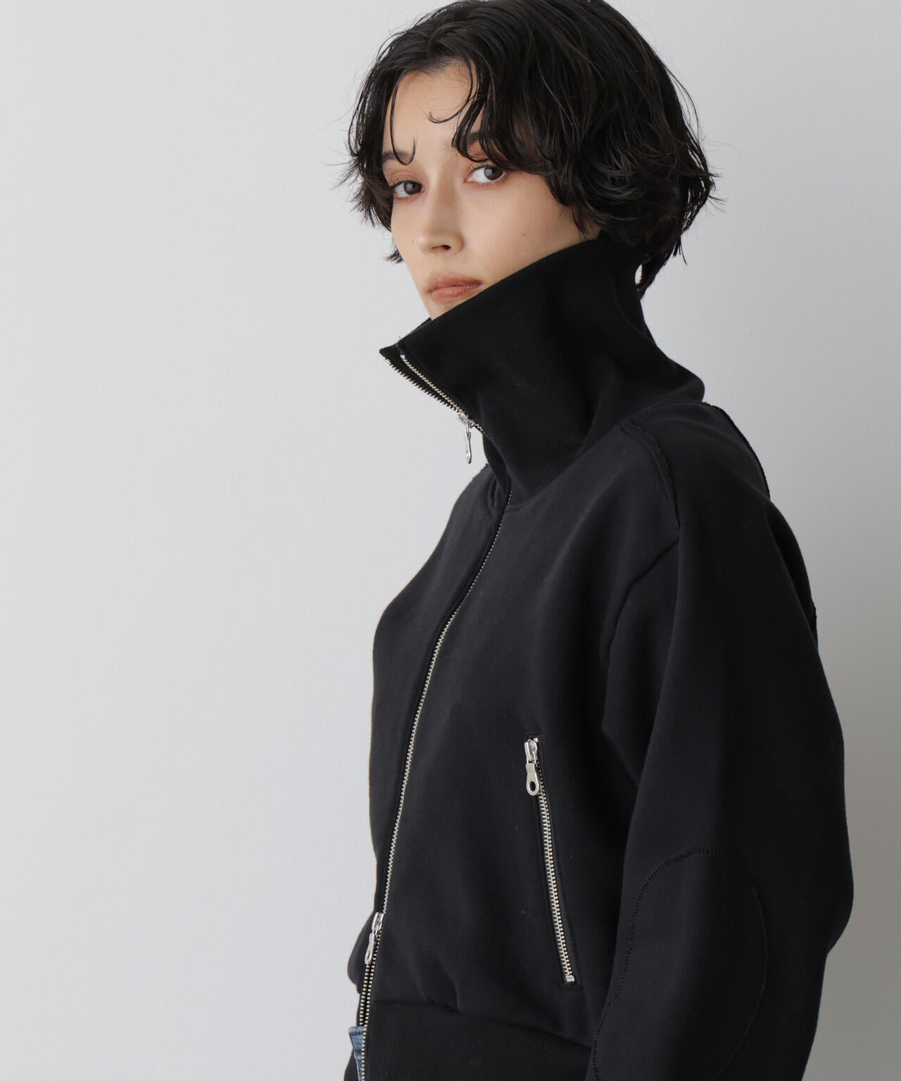 「STEVELOUR」コンパクトダブルジップスウェット