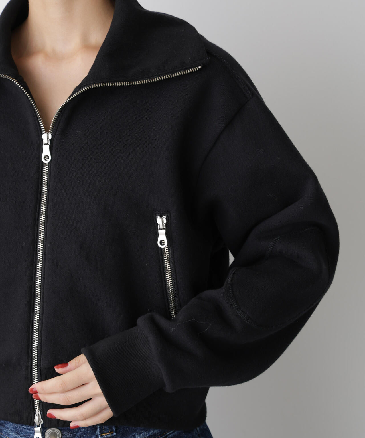 「STEVELOUR」コンパクトダブルジップスウェット