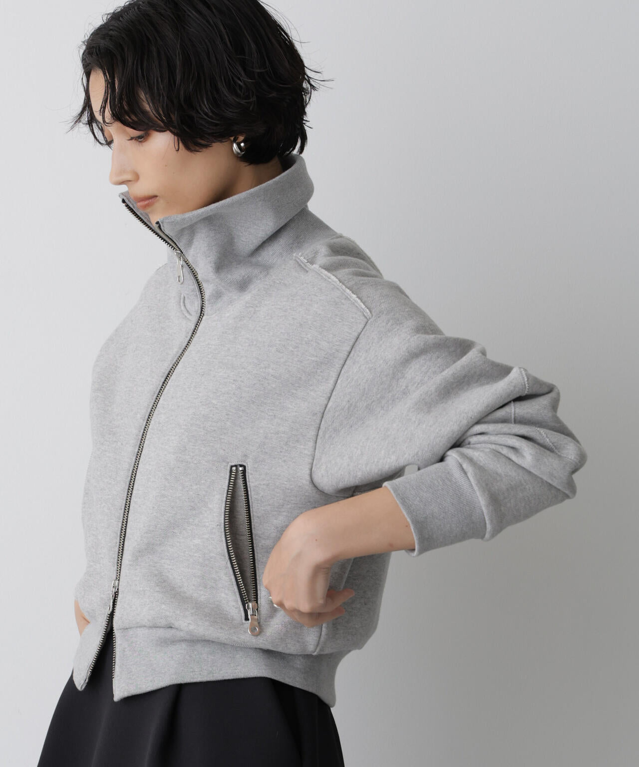 「STEVELOUR」コンパクトダブルジップスウェット