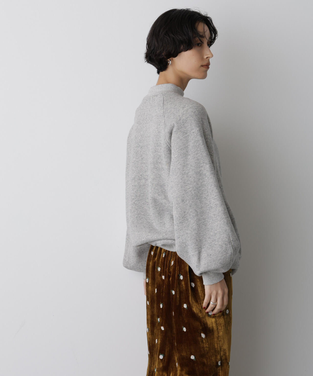 「STEVELOUR」フラッフィースタンドプルオーバー