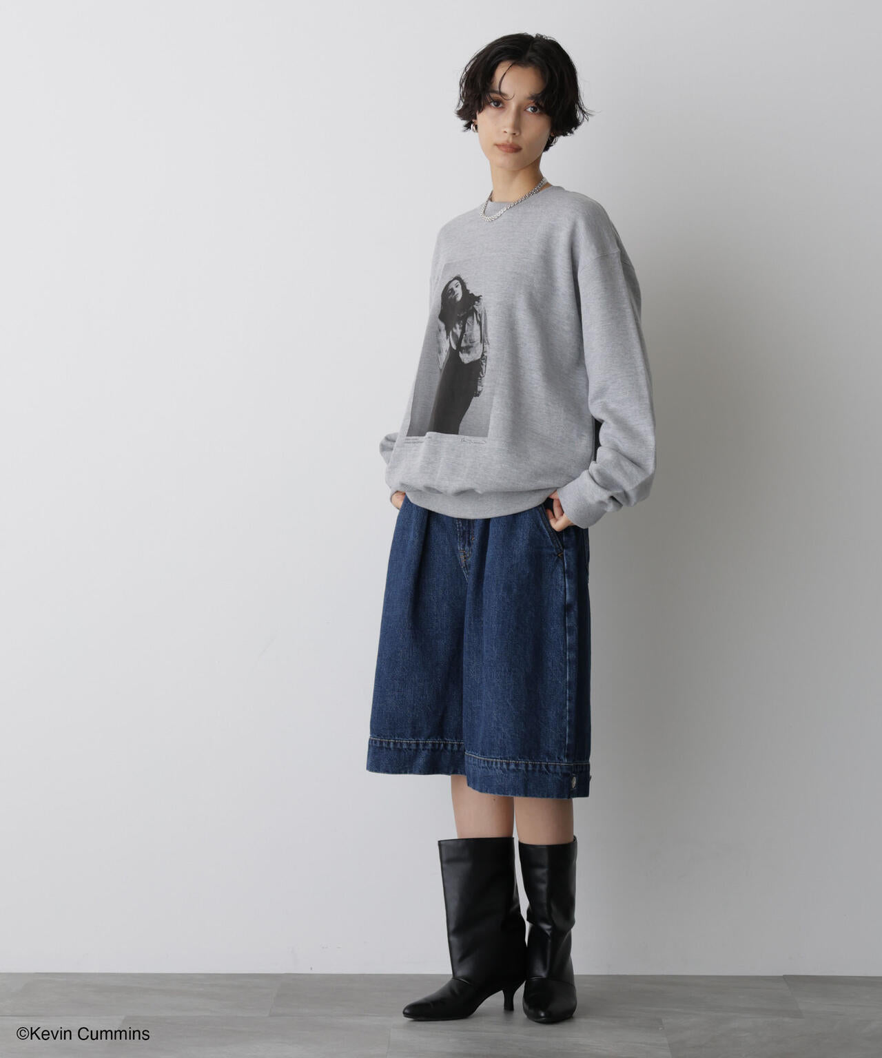 「STEVELOUR」Kevin Cummins×STEVELOURトレーナー