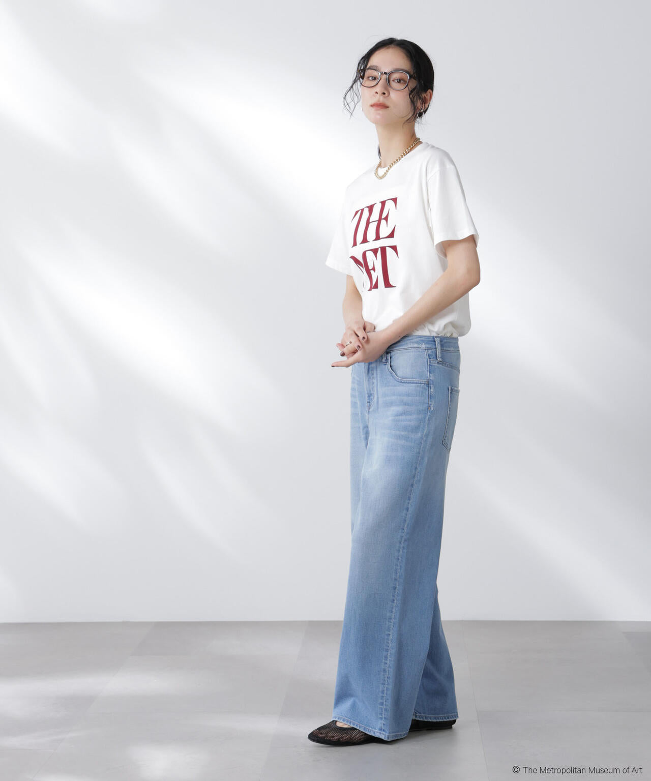 The Met 別注ロゴプリントTシャツ