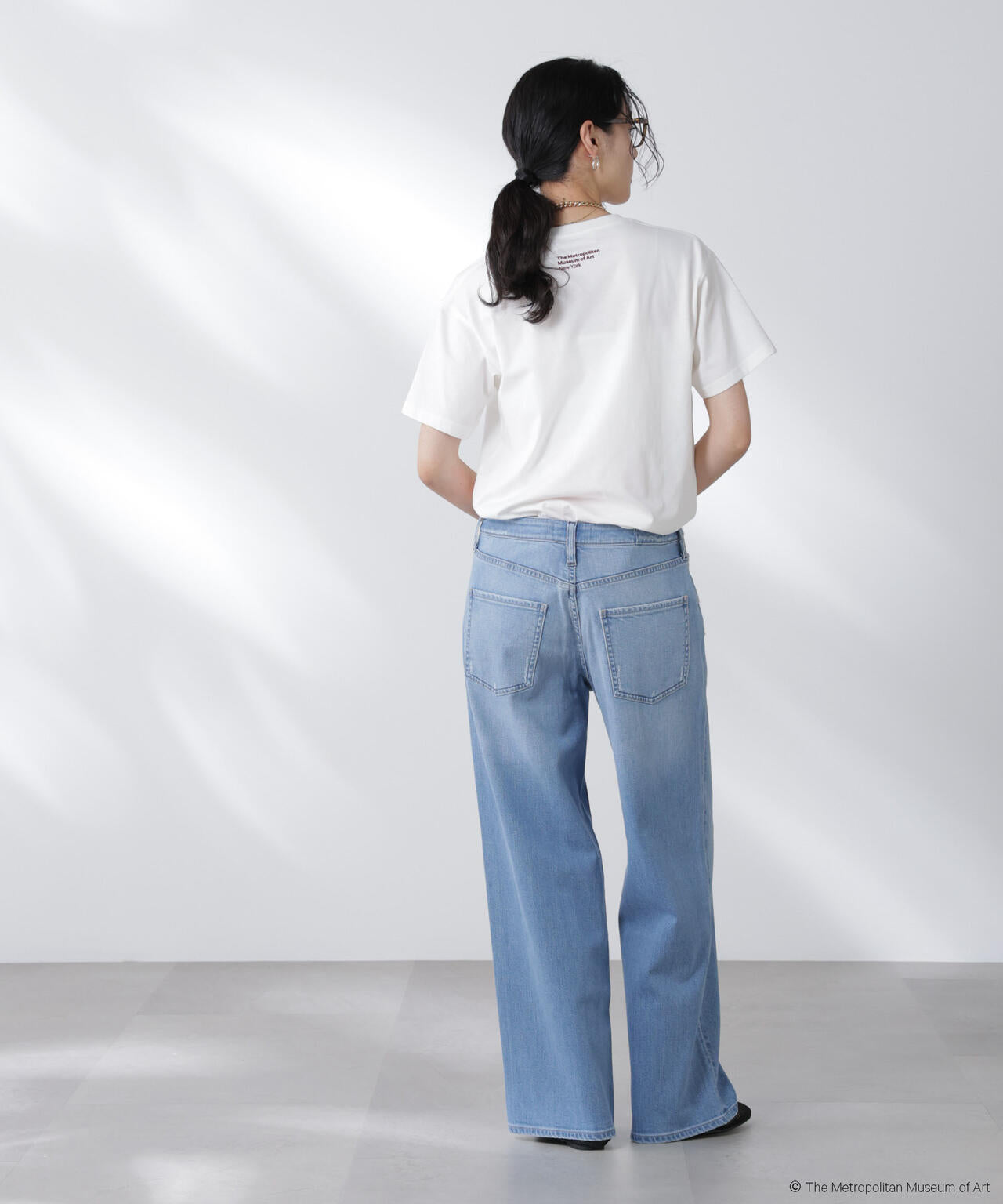 The Met 別注ロゴプリントTシャツ