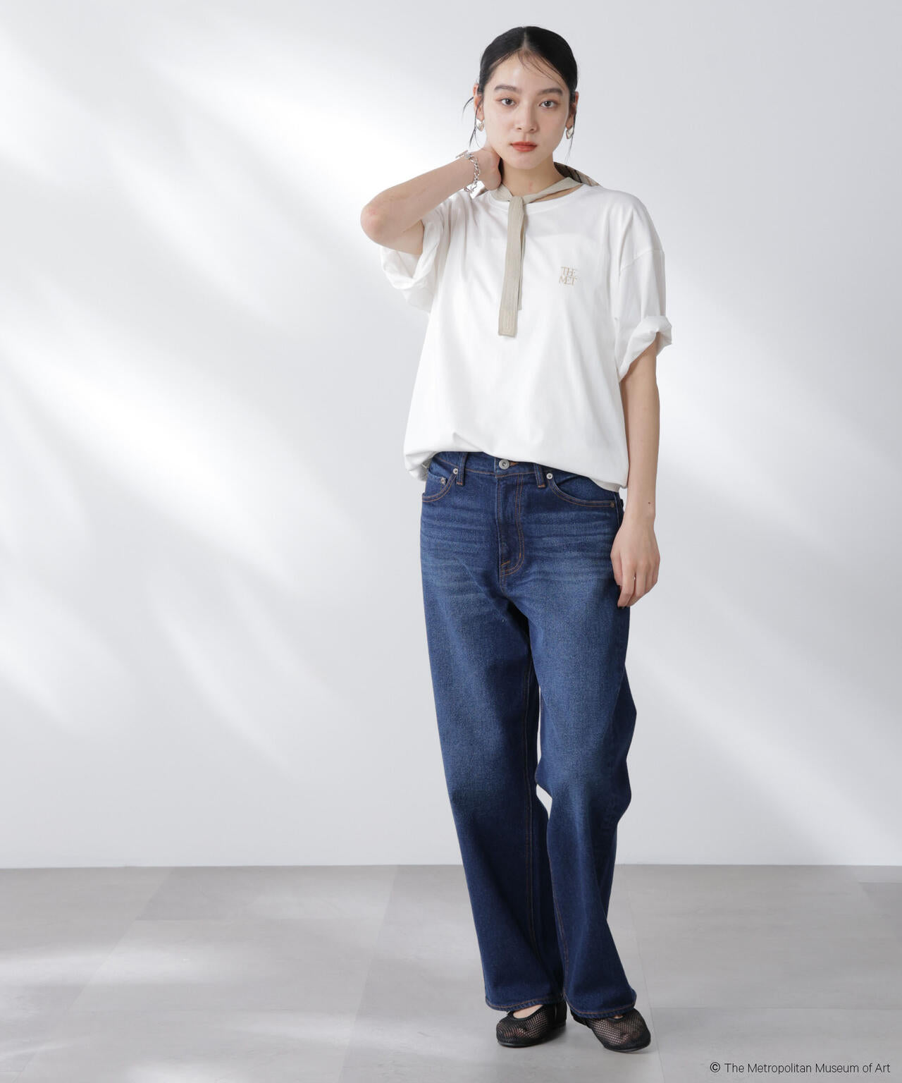 The Met 別注ロゴプリントTシャツ