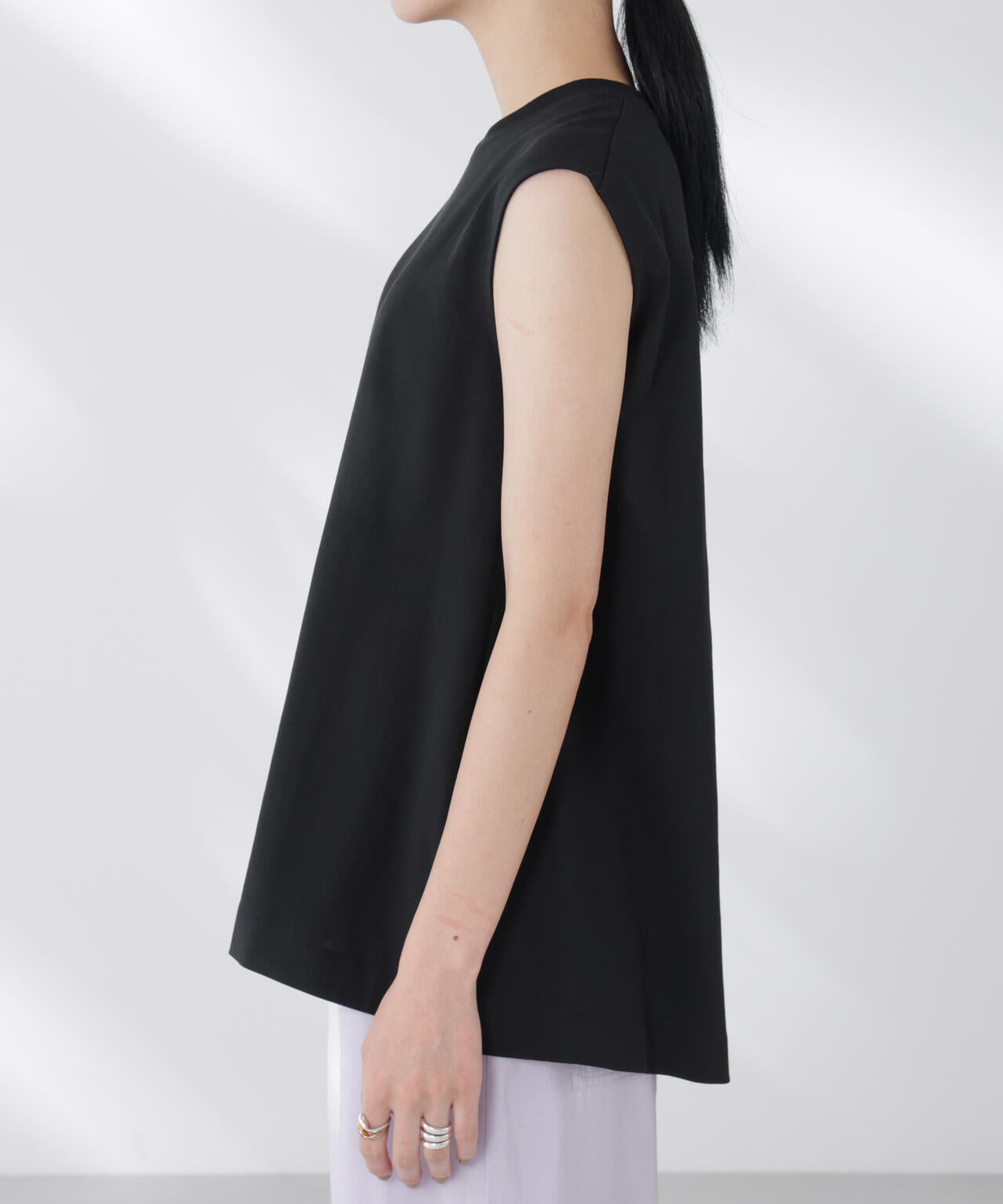 NANOFINE強撚コットンノースリーブトップス