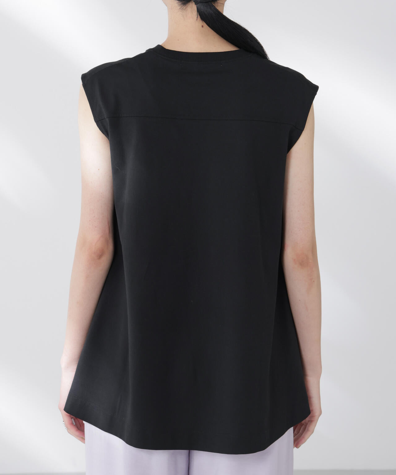 NANOFINE強撚コットンノースリーブトップス