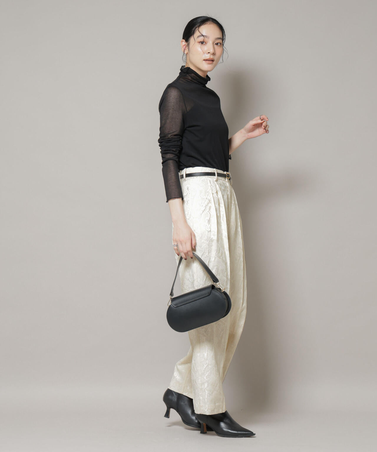 ジャガードタックパンツ