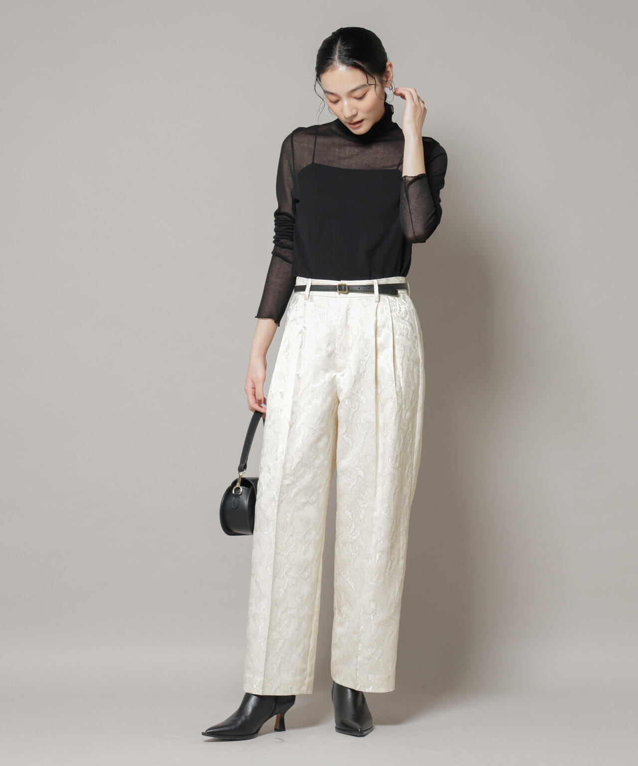 ジャガードタックパンツ