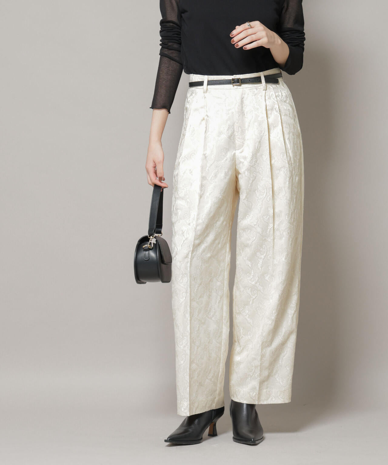 ジャガードタックパンツ