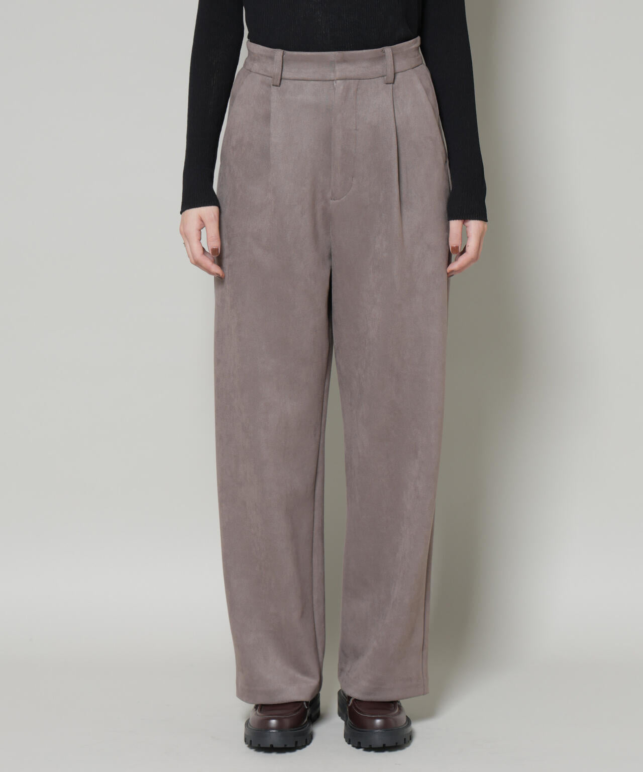 フェイクスエードタックパンツ