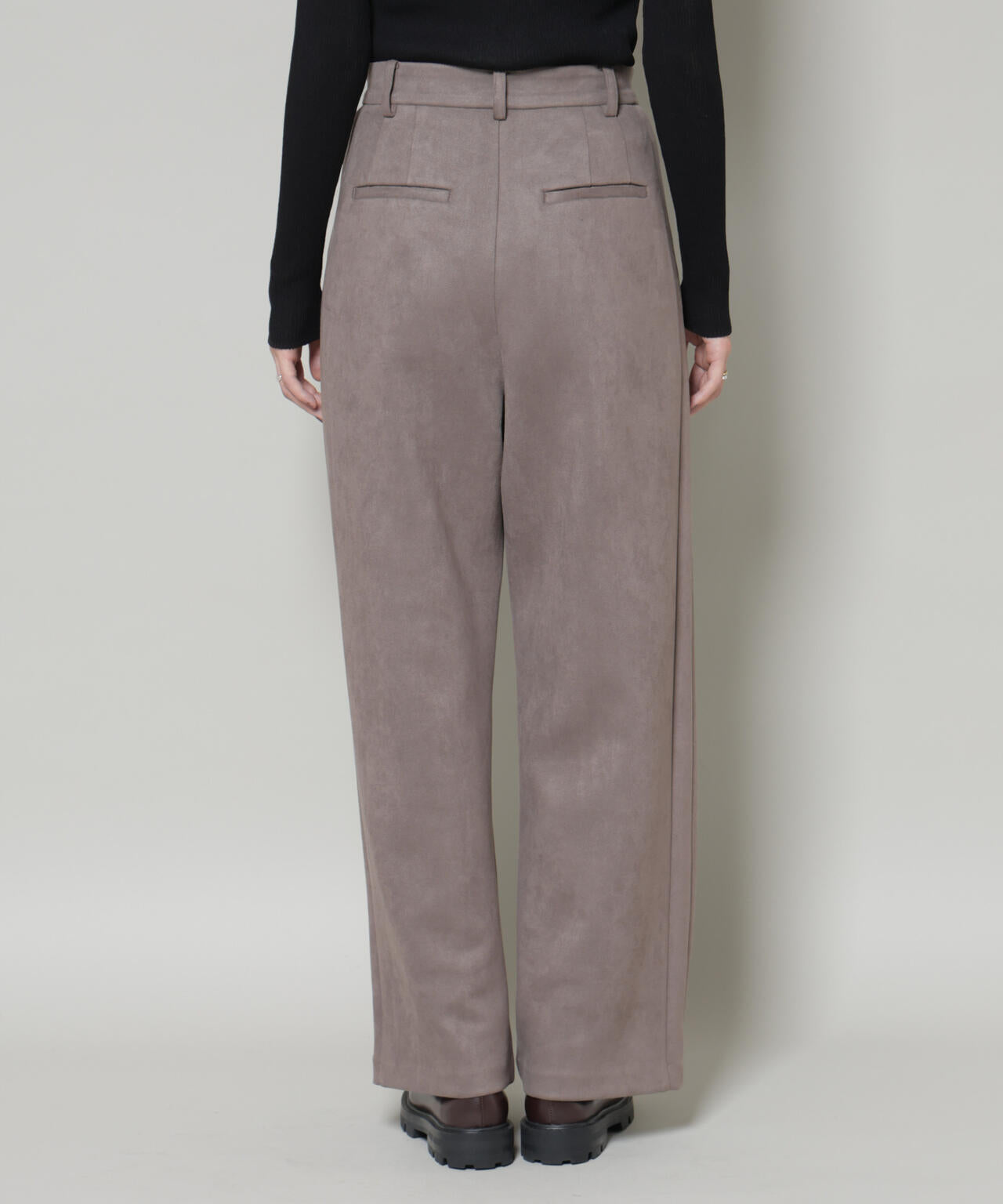 フェイクスエードタックパンツ