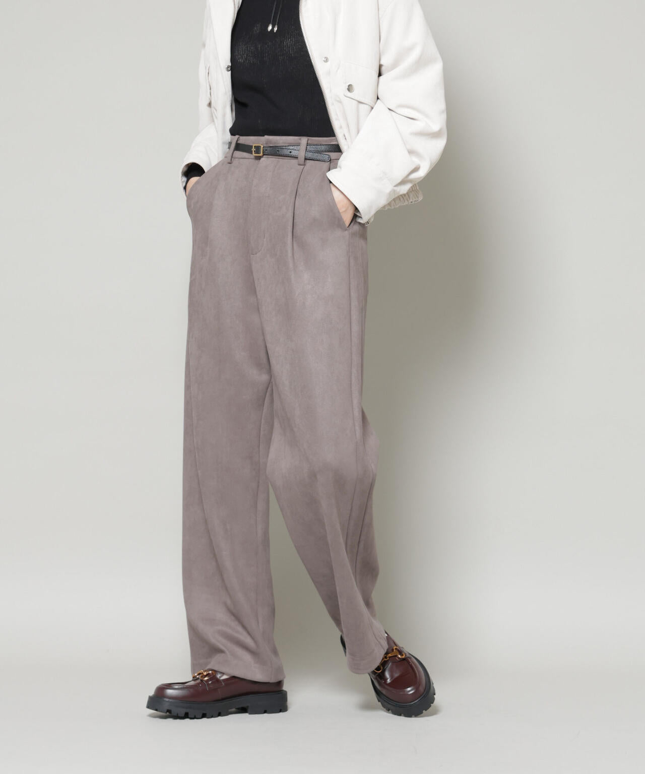 フェイクスエードタックパンツ