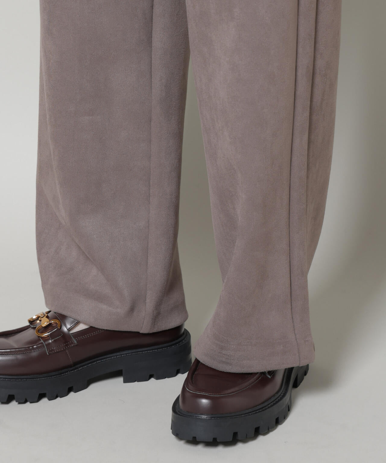 フェイクスエードタックパンツ