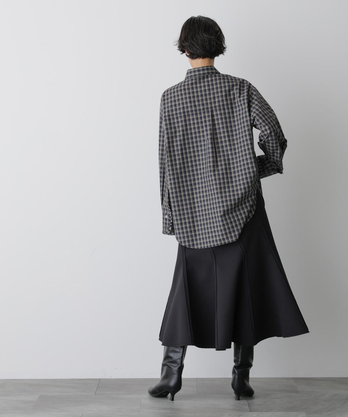 「STEVELOUR」ダンボールシェルスカート