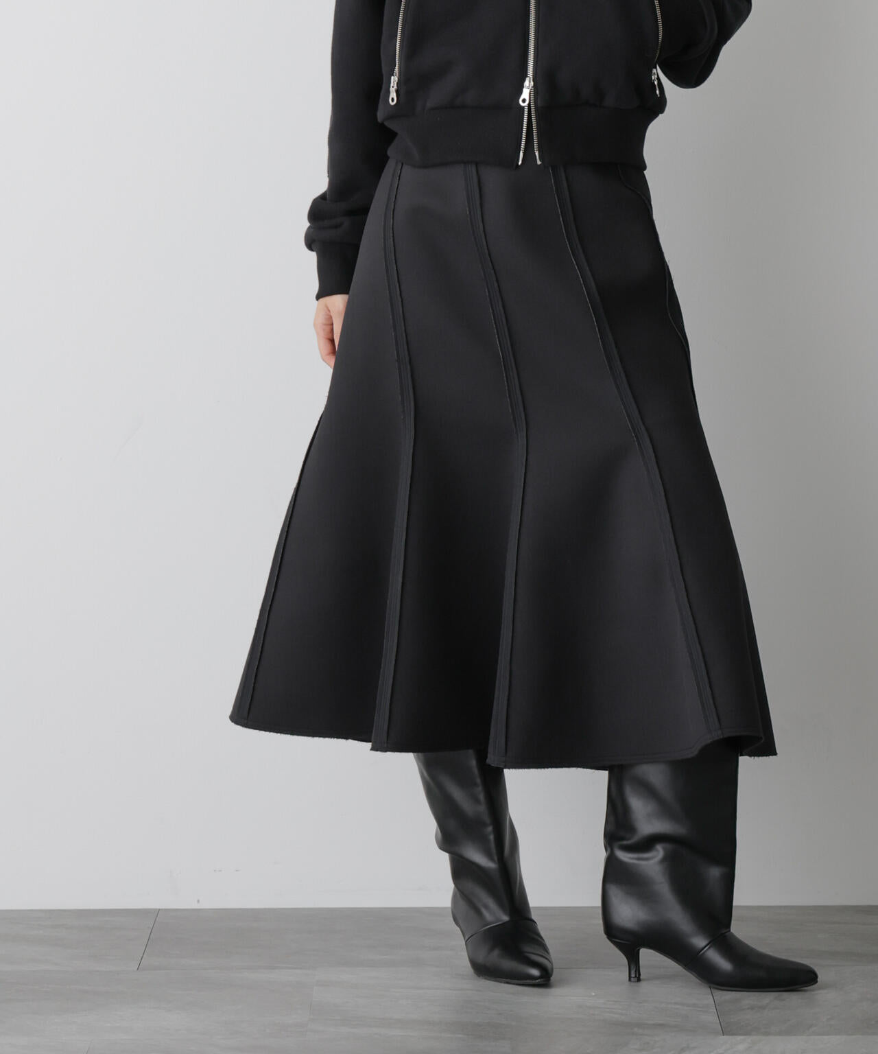 「STEVELOUR」ダンボールシェルスカート