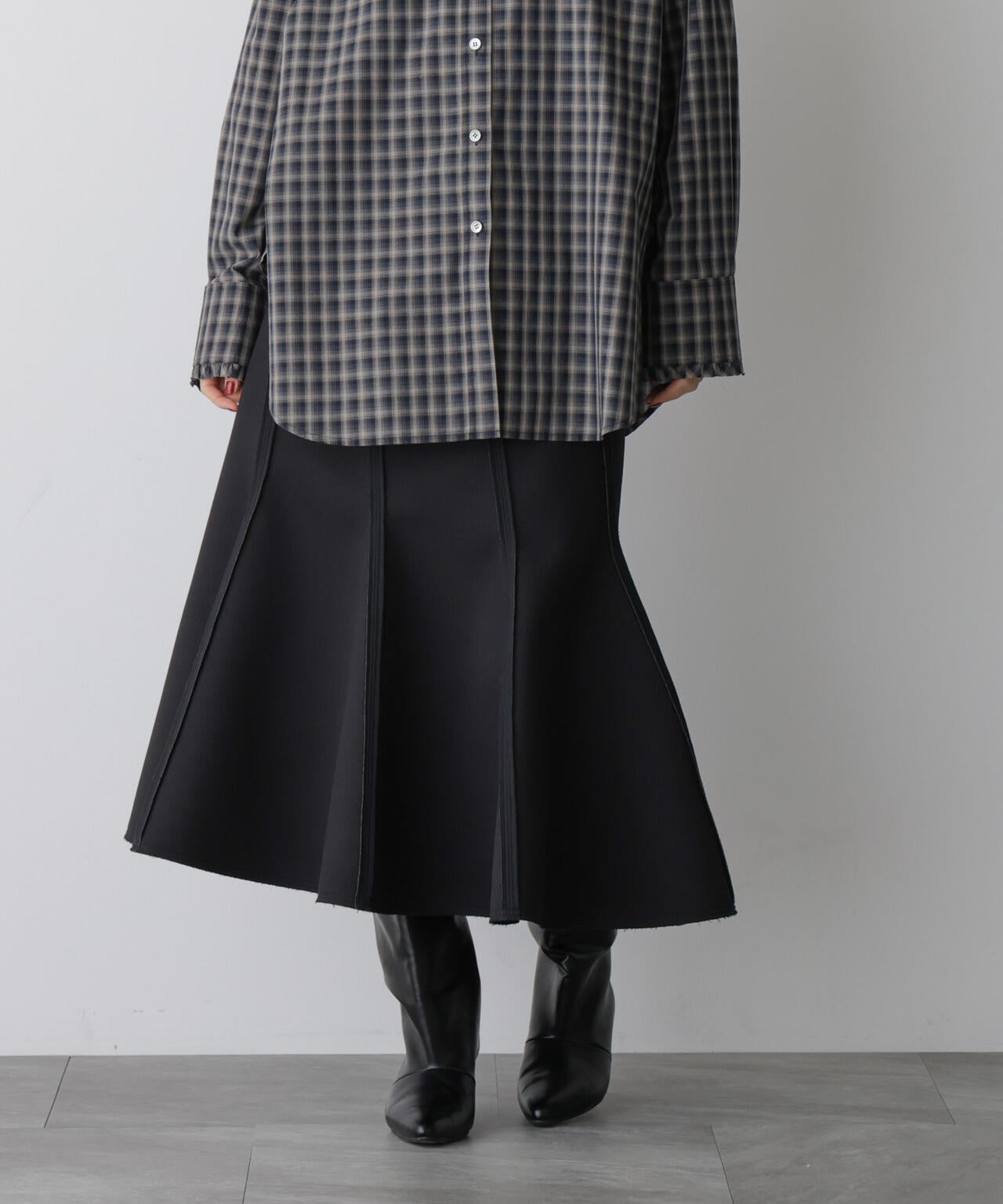 「STEVELOUR」ダンボールシェルスカート