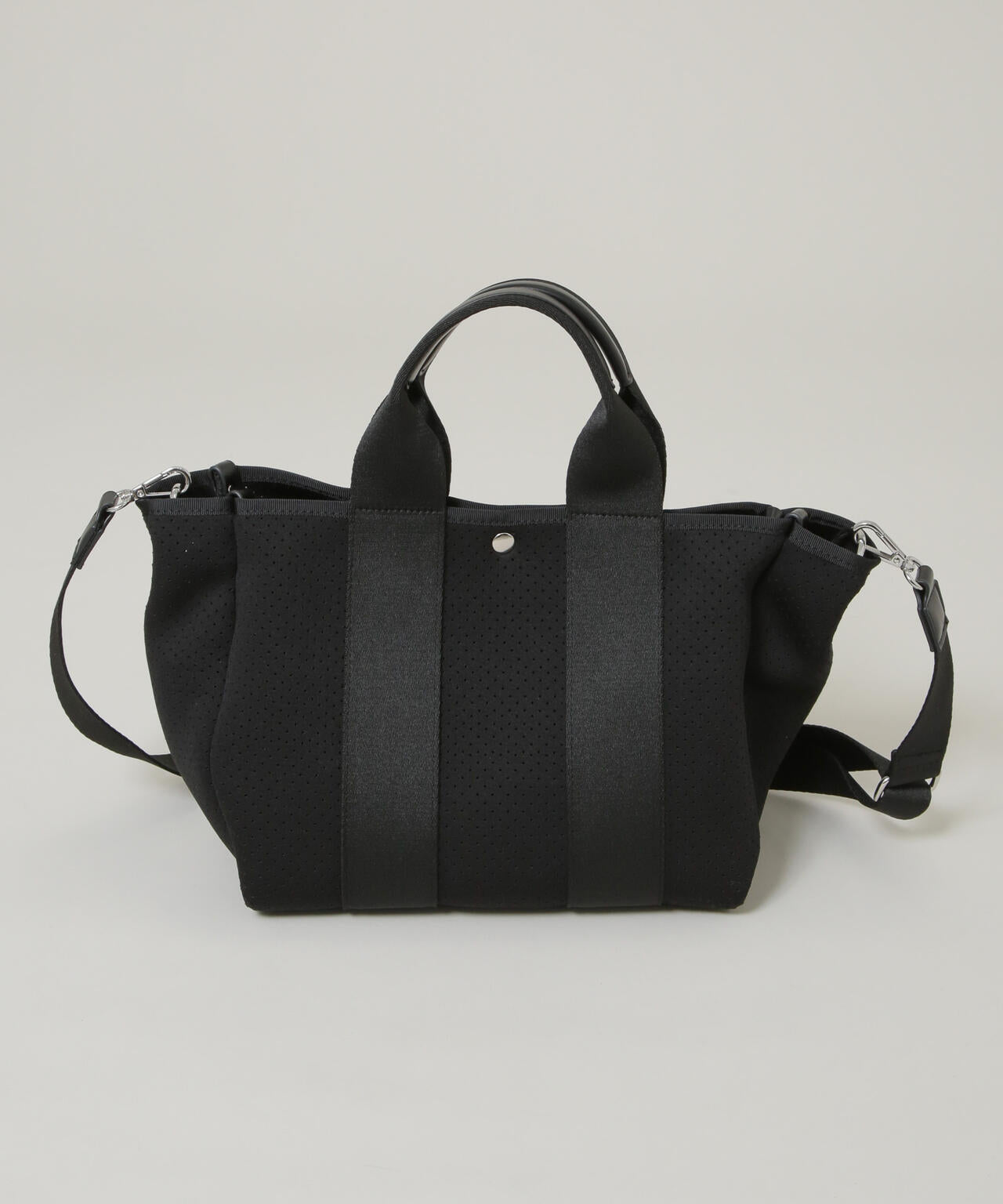 パンチングショルダートートバッグ