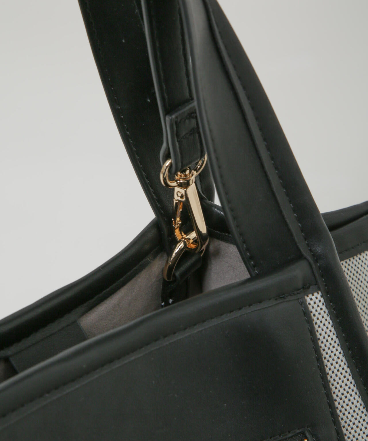 キャンバス×フェイクレザーポケットバッグ