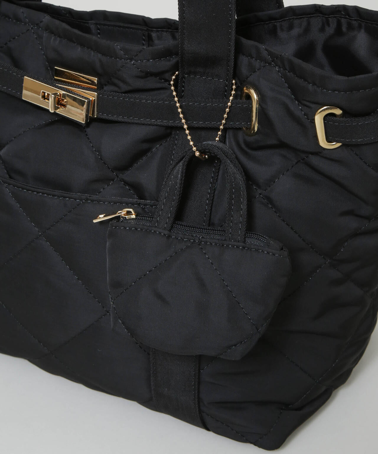 ミニバッグ付きキルティングトートバッグ