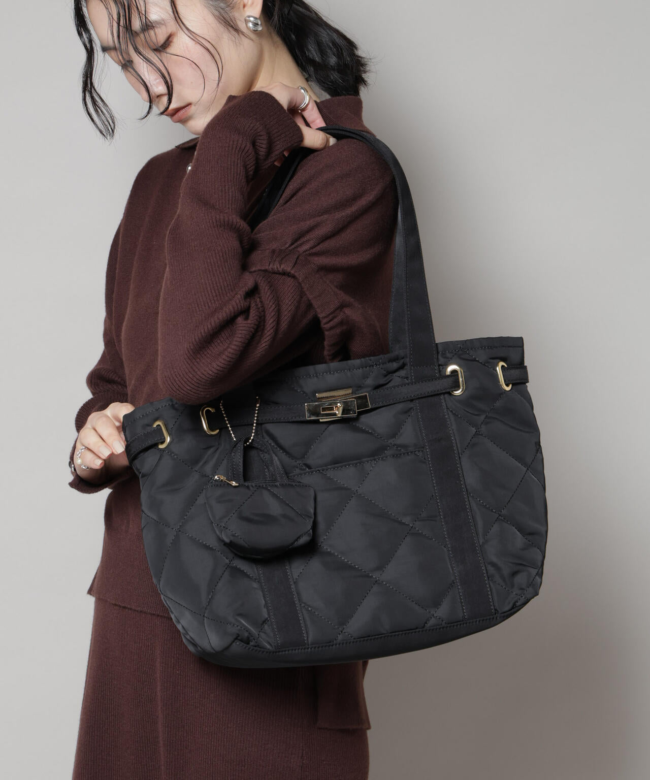 ミニバッグ付きキルティングトートバッグ