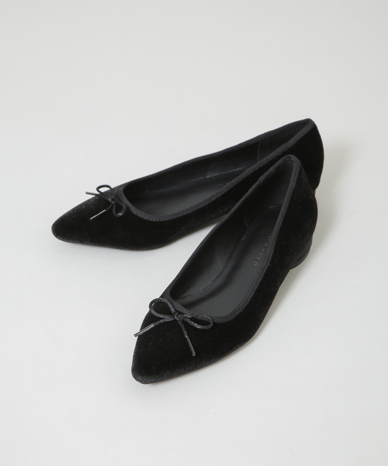 ポインテッドバレエシューズ