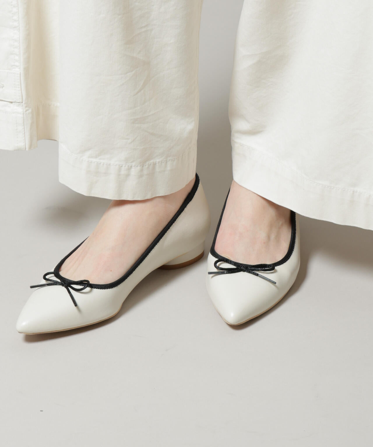 ポインテッドバレエシューズ