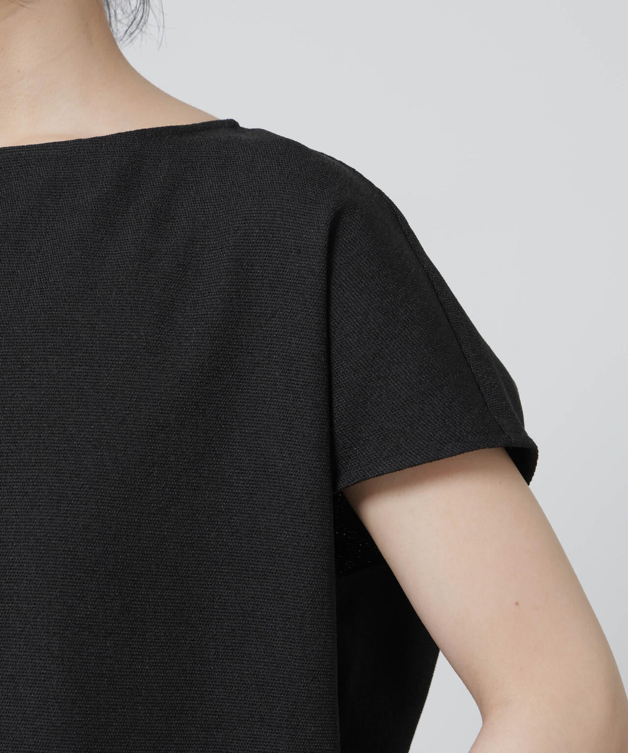 「Meaningful Continuity」coveross(R)EOSブッチャーノースリブラウス×パンツセットアップ