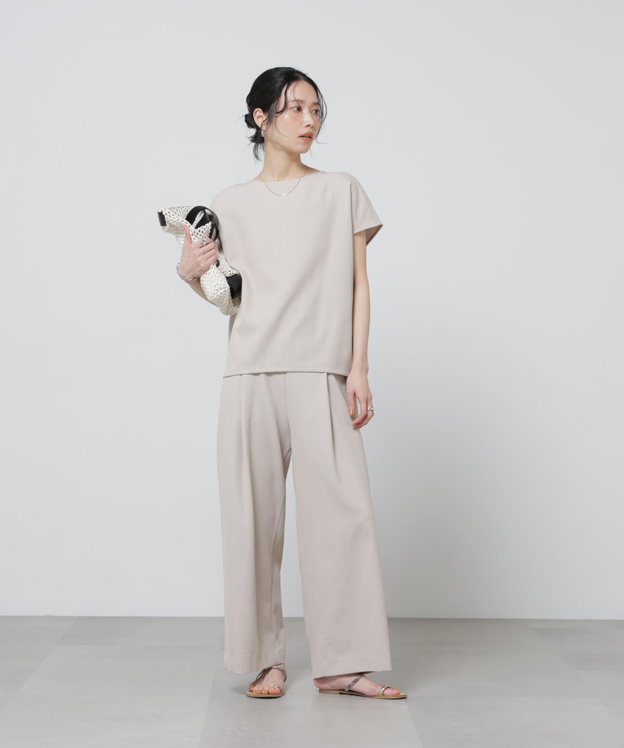 「Meaningful Continuity」coveross(R)EOSブッチャーノースリブラウス×パンツセットアップ