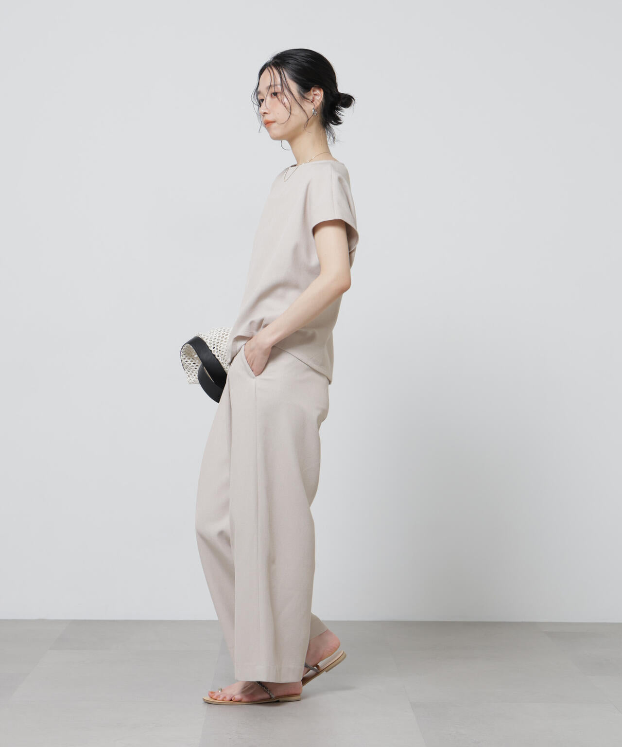 「Meaningful Continuity」coveross(R)EOSブッチャーノースリブラウス×パンツセットアップ